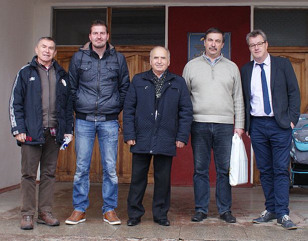 Представник фонду в Україні Гуринчук Юрій Петрович, представник фонду Help Oekraine в Нідерландах Майдерт, Перший віце-президент МГО «Земляцтво житомирян» Барановський Віктор Михайлович, директор Довбиської загальноосвітньої школи Хомяк Олег Михайлович, п